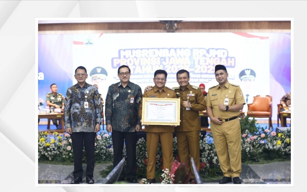 Salatiga Raih Peringkat III Pelayanan Publik, Wali Kota Robby Hernawan Terima Penghargaan dari Menteri PANRB